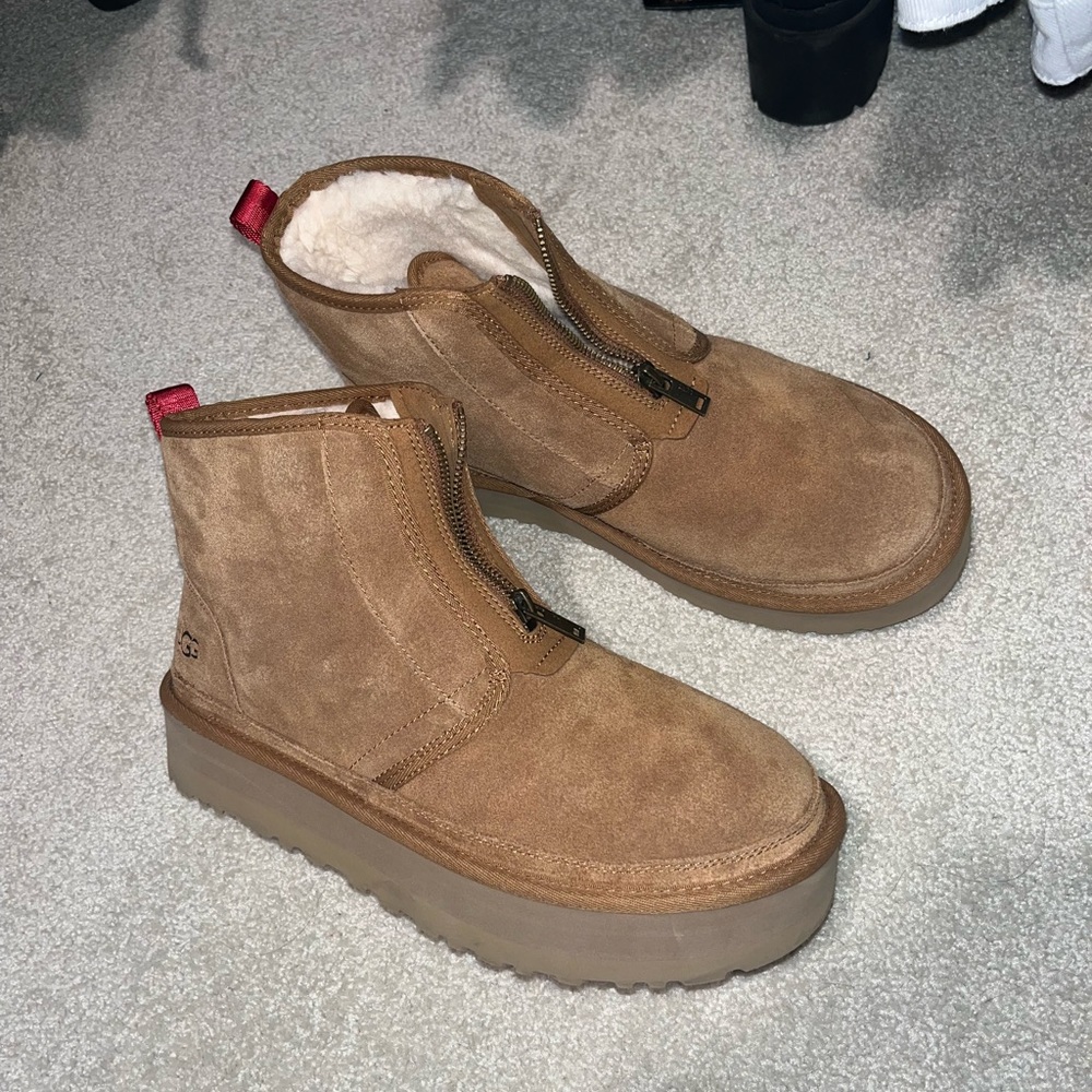 Tan suede short Uggs